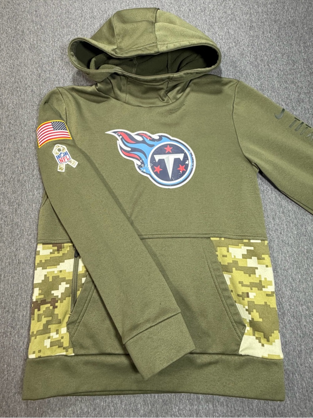 Nike Tennessee Titans Salute to Service Camo Hoodie Pullover Sweatshirt Youth M
